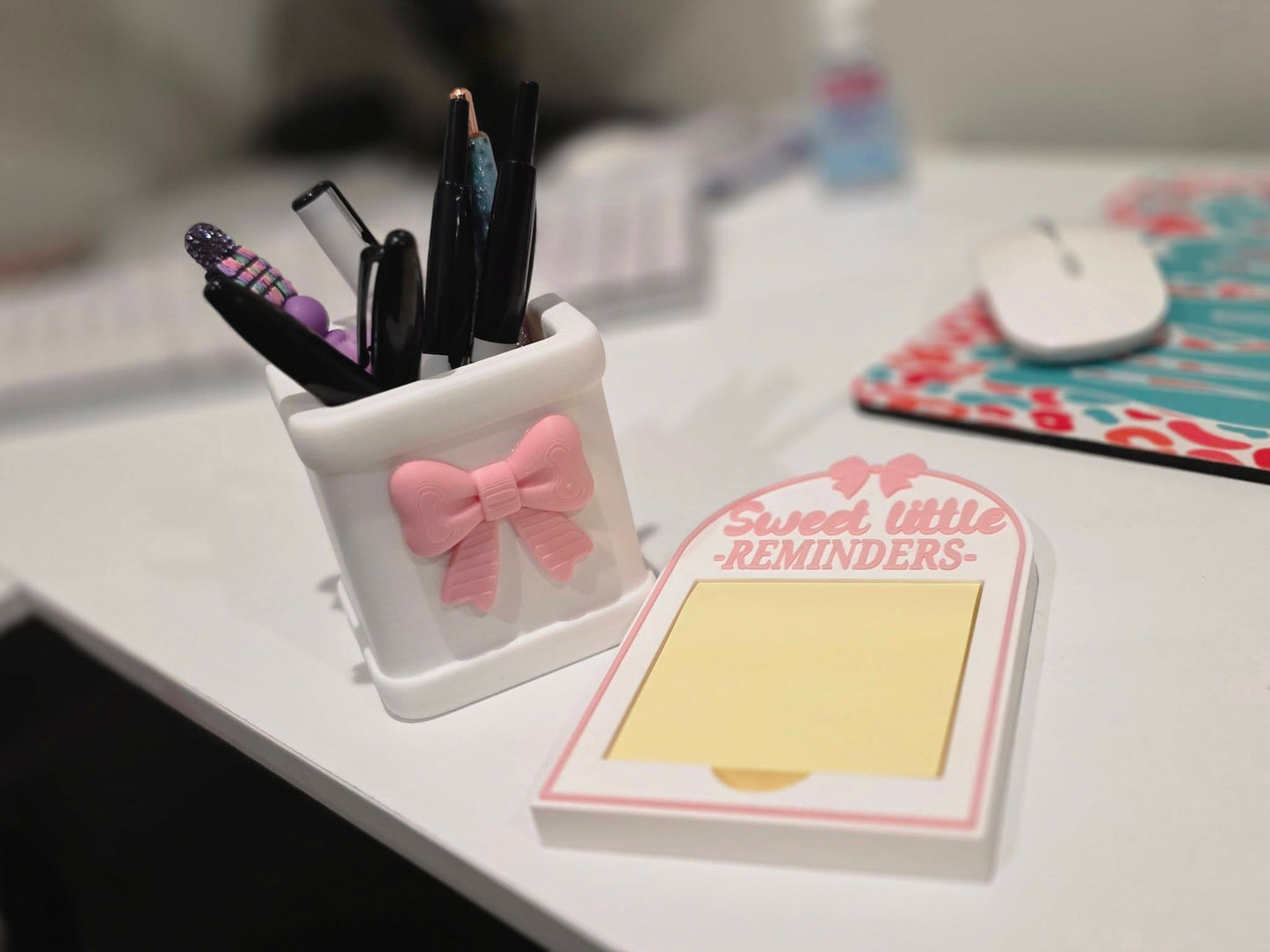 pen and post it- note holder
