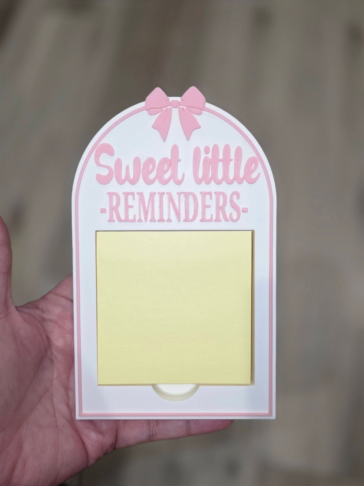 pen and post it- note holder